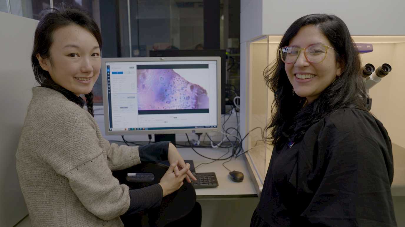 Dr George Dransfield meets up with Dr Queenie Chan to take a closer look at what's inside alien salt.