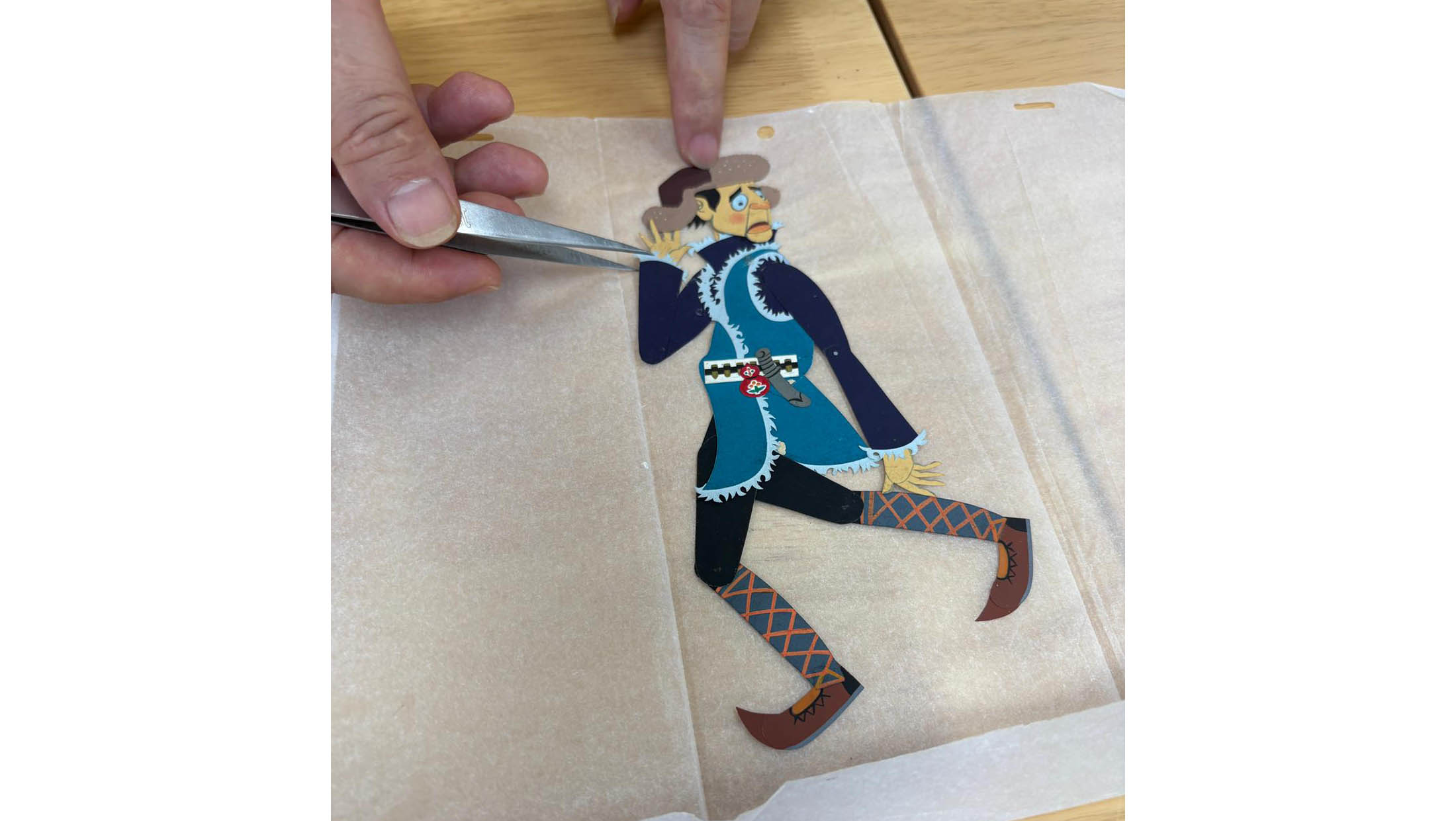 Puppets Making Wide